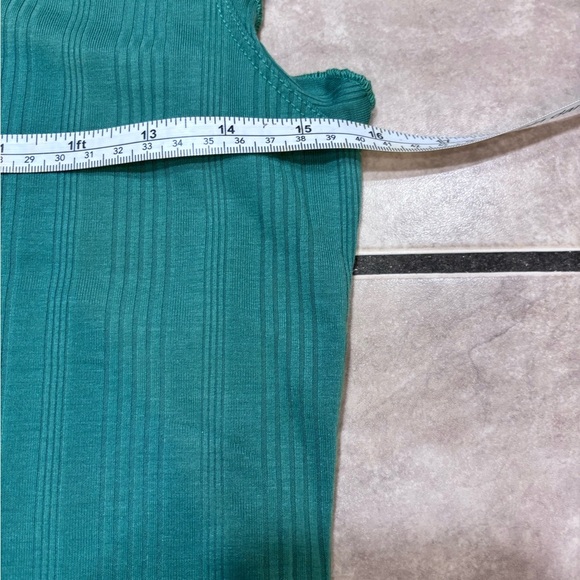 Wonderly Women’s Tank Size Large Ruffle Sleeve Green - Picture 4 of 6